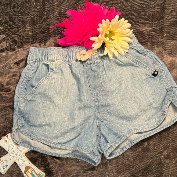 EUC Lucky Brand Girls Pull On Jean Shorts, Sz S/7, Light Wash - Picture 2 of 6